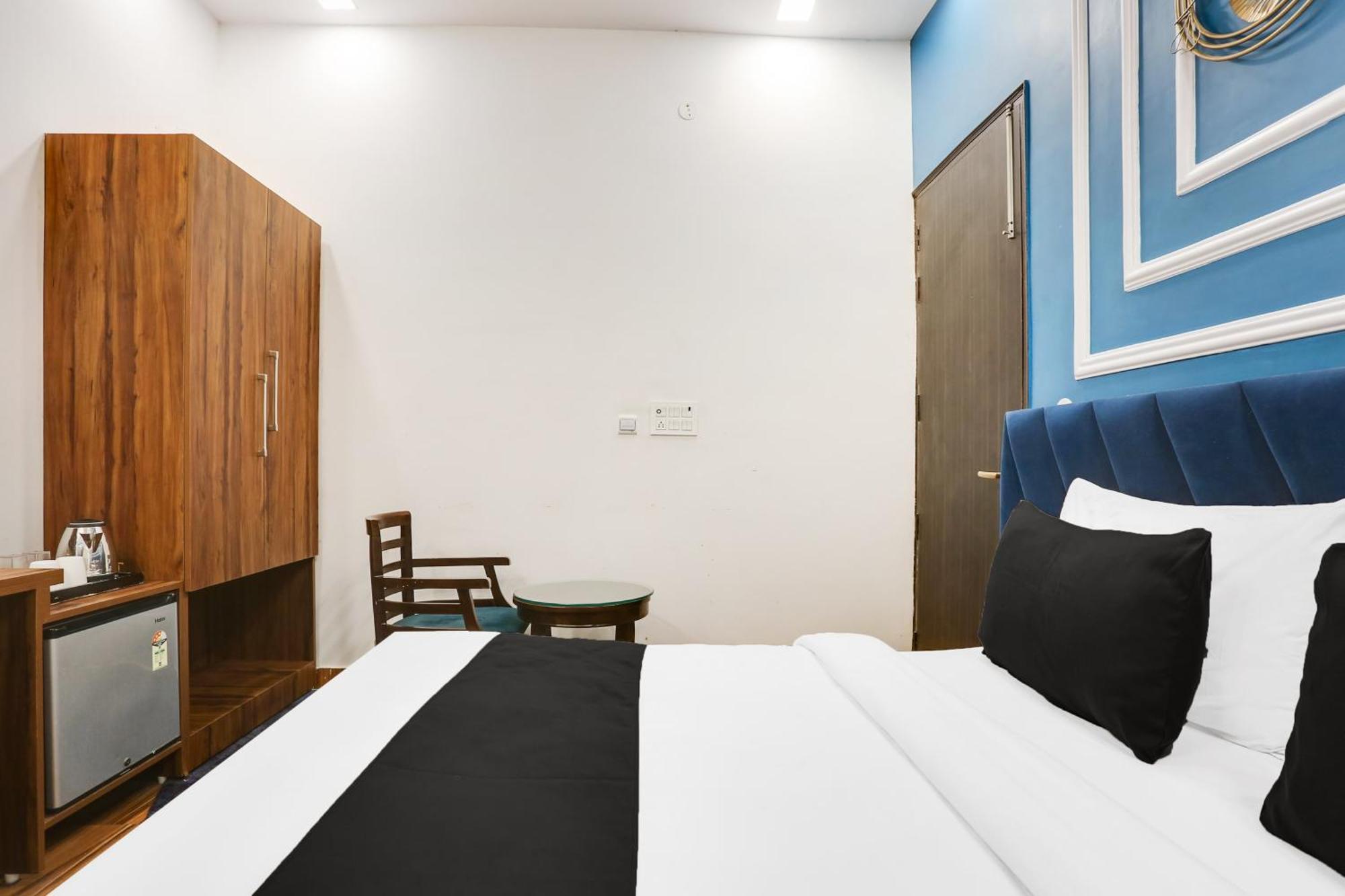 Hotel O Royal Guest House Garhi Harsaru 外观 照片