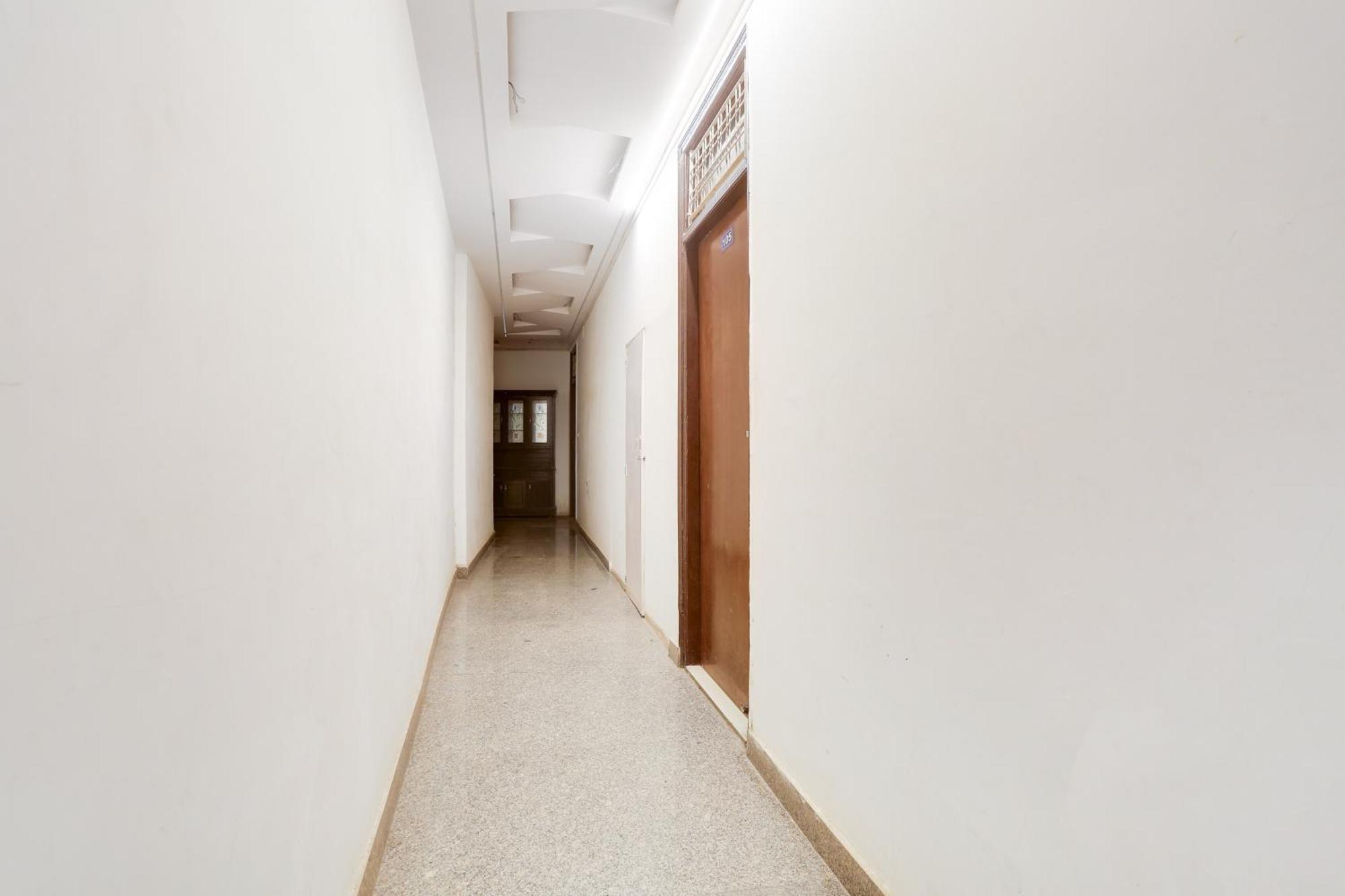 Hotel O Royal Guest House Garhi Harsaru 外观 照片