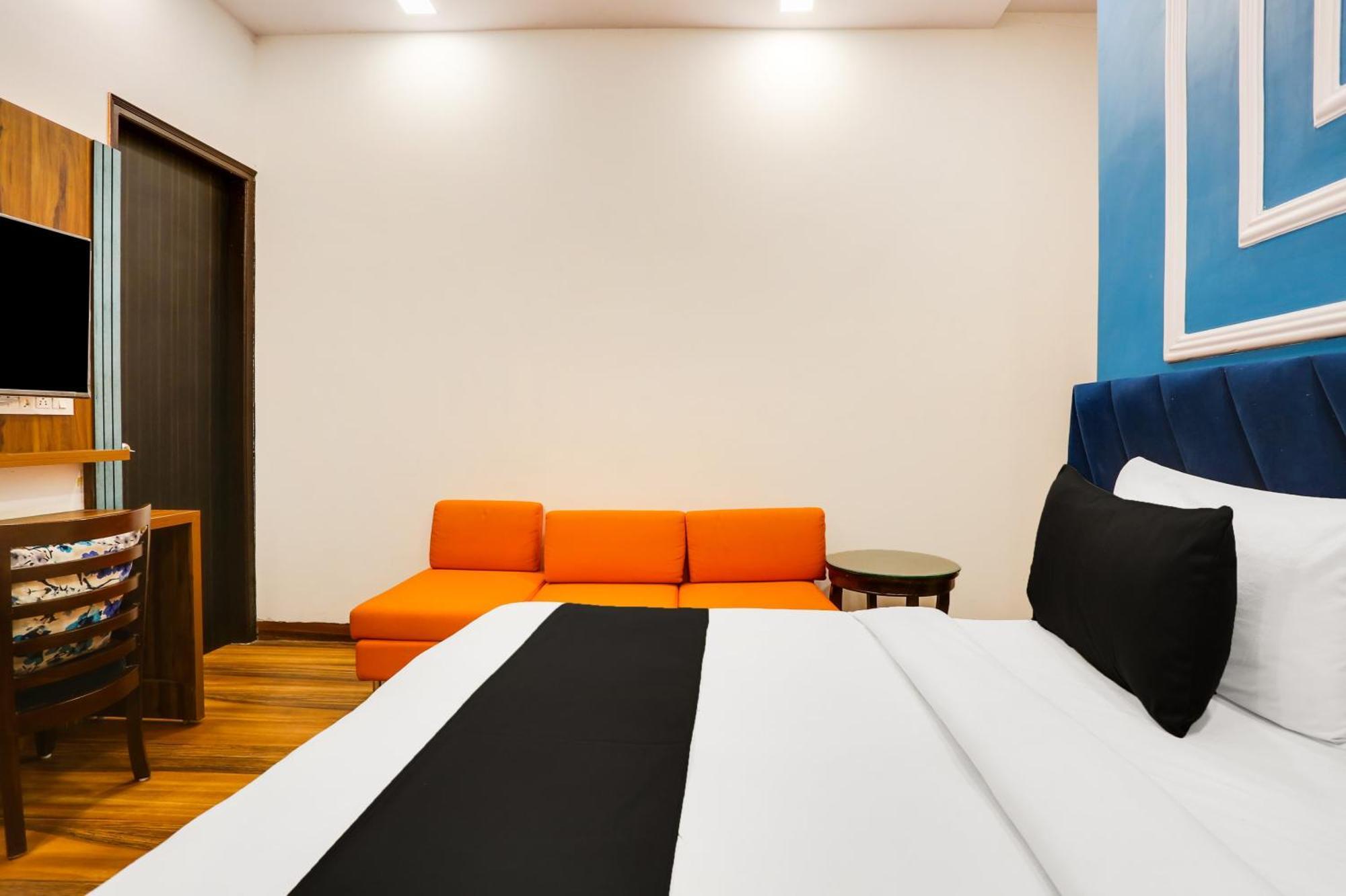 Hotel O Royal Guest House Garhi Harsaru 外观 照片